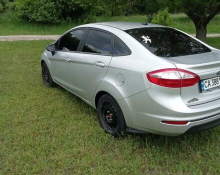 Серый Форд Фиеста, объемом двигателя 1.6 л и пробегом 76 тыс. км за 7999 $, фото 4 на Automoto.ua