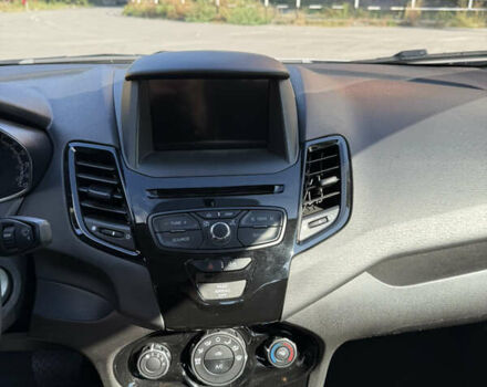 Сірий Форд Фієста, об'ємом двигуна 1.6 л та пробігом 104 тис. км за 12500 $, фото 8 на Automoto.ua