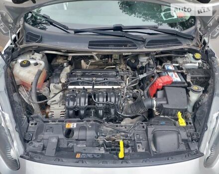 Сірий Форд Фієста, об'ємом двигуна 1.6 л та пробігом 125 тис. км за 8299 $, фото 14 на Automoto.ua