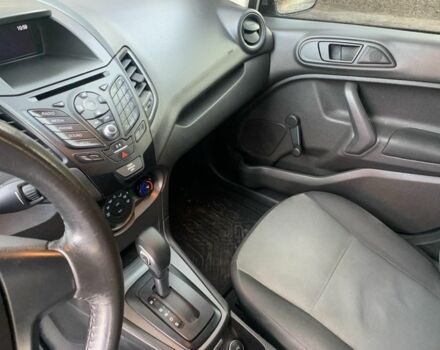 Серый Форд Фиеста, объемом двигателя 1.6 л и пробегом 282 тыс. км за 7500 $, фото 5 на Automoto.ua