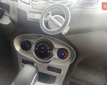 Серый Форд Фиеста, объемом двигателя 1.6 л и пробегом 111 тыс. км за 8700 $, фото 10 на Automoto.ua