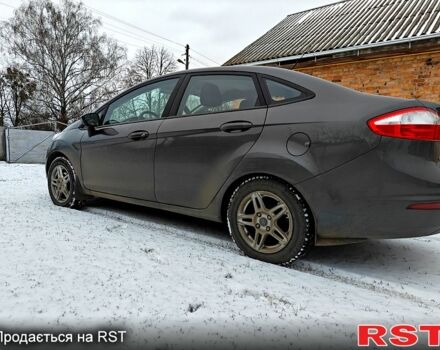 Серый Форд Фиеста, объемом двигателя 1.6 л и пробегом 132 тыс. км за 9500 $, фото 6 на Automoto.ua