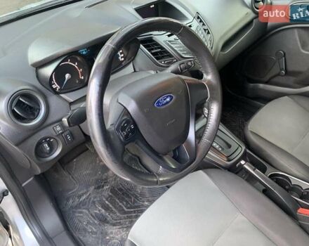 Серый Форд Фиеста, объемом двигателя 1.6 л и пробегом 282 тыс. км за 7500 $, фото 4 на Automoto.ua