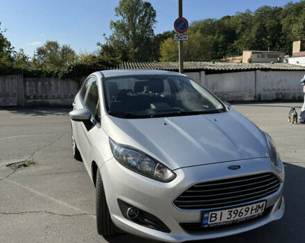 Сірий Форд Фієста, об'ємом двигуна 1.6 л та пробігом 104 тис. км за 12500 $, фото 2 на Automoto.ua
