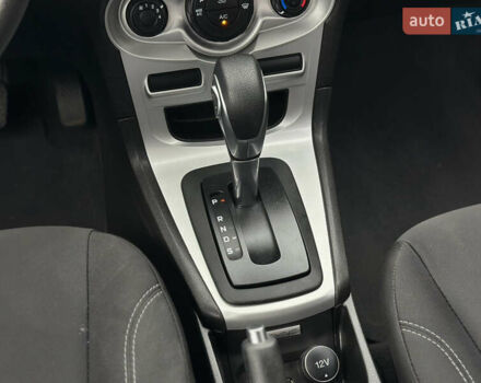 Сірий Форд Фієста, об'ємом двигуна 1.6 л та пробігом 77 тис. км за 10500 $, фото 48 на Automoto.ua