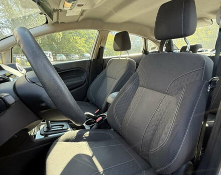 Сірий Форд Фієста, об'ємом двигуна 1.6 л та пробігом 104 тис. км за 12500 $, фото 12 на Automoto.ua