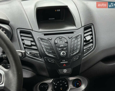 Сірий Форд Фієста, об'ємом двигуна 1.6 л та пробігом 77 тис. км за 10500 $, фото 46 на Automoto.ua