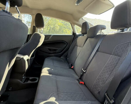 Сірий Форд Фієста, об'ємом двигуна 1.6 л та пробігом 104 тис. км за 12500 $, фото 10 на Automoto.ua