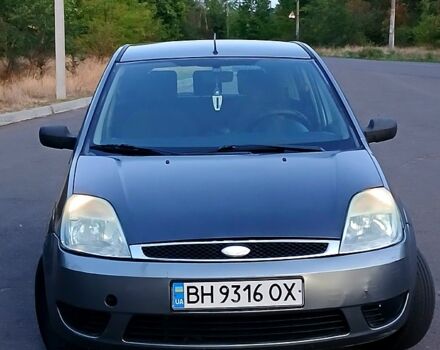Серый Форд Фиеста, объемом двигателя 1.6 л и пробегом 262 тыс. км за 3100 $, фото 1 на Automoto.ua