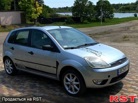 Форд Фієста 2002 у Новоукраинке на Automoto.ua Сірий Форд Фієста, об'ємом двигуна 1.6 л та пробігом 0 тис. км за 3600 $, фото 1 на Automoto.ua