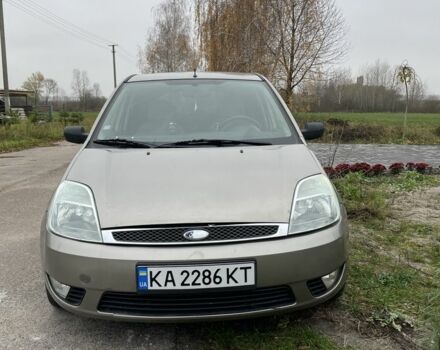Сірий Форд Фієста, об'ємом двигуна 1.4 л та пробігом 237 тис. км за 3500 $, фото 1 на Automoto.ua