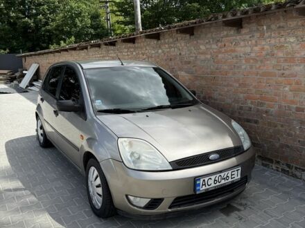 Серый Форд Фиеста, объемом двигателя 1.4 л и пробегом 372 тыс. км за 3500 $, фото 1 на Automoto.ua