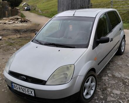 Серый Форд Фиеста, объемом двигателя 1.4 л и пробегом 300 тыс. км за 3400 $, фото 1 на Automoto.ua