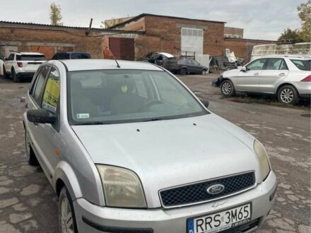 Форд Фиеста 2003 в Гайсине на Automoto.ua Серый Форд Фиеста, объемом двигателя 1.4 л и пробегом 200 тыс. км за 1250 $, фото 1 на Automoto.ua