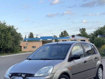 Серый Форд Фиеста, объемом двигателя 1.3 л и пробегом 303 тыс. км за 2650 $, фото 1 на Automoto.ua