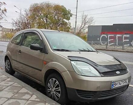Серый Форд Фиеста, объемом двигателя 1.3 л и пробегом 300 тыс. км за 2900 $, фото 1 на Automoto.ua