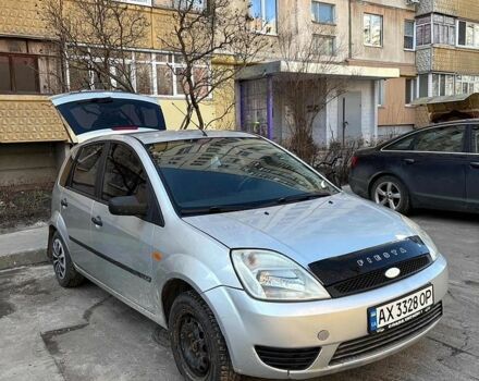 Серый Форд Фиеста, объемом двигателя 1.3 л и пробегом 280 тыс. км за 2700 $, фото 1 на Automoto.ua