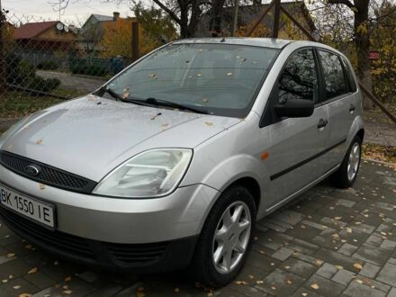 Сірий Форд Фієста, об'ємом двигуна 1.3 л та пробігом 187 тис. км за 3400 $, фото 1 на Automoto.ua