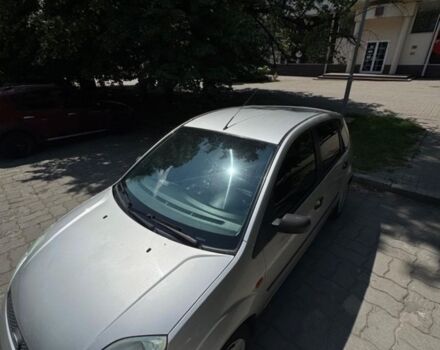 Серый Форд Фиеста, объемом двигателя 1.3 л и пробегом 206 тыс. км за 3100 $, фото 1 на Automoto.ua