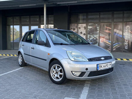Форд Фиеста 2004 в Ровно на Automoto.ua Серый Форд Фиеста, объемом двигателя 1.38 л и пробегом 273 тыс. км за 3500 $, фото 1 на Automoto.ua
