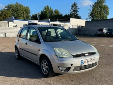 Форд Фиеста 2004 в Ровно на Automoto.ua Серый Форд Фиеста, объемом двигателя 1.4 л и пробегом 274 тыс. км за 2699 $, фото 1 на Automoto.ua