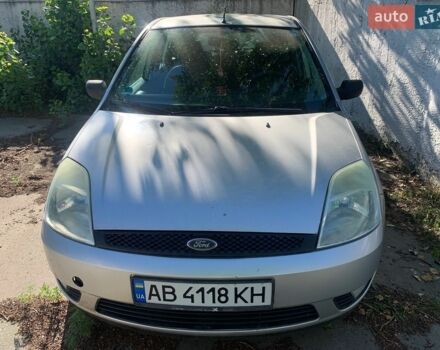 Сірий Форд Фієста, об'ємом двигуна 1.39 л та пробігом 227 тис. км за 2400 $, фото 1 на Automoto.ua