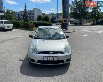 Сірий Форд Фієста, об'ємом двигуна 1.6 л та пробігом 229 тис. км за 5300 $, фото 1 на Automoto.ua