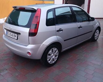 Серый Форд Фиеста, объемом двигателя 1.3 л и пробегом 269 тыс. км за 2500 $, фото 1 на Automoto.ua