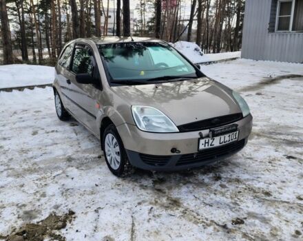 Серый Форд Фиеста, объемом двигателя 1.4 л и пробегом 250 тыс. км за 1600 $, фото 1 на Automoto.ua