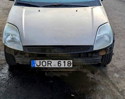 Серый Форд Фиеста, объемом двигателя 1.4 л и пробегом 254 тыс. км за 999 $, фото 1 на Automoto.ua