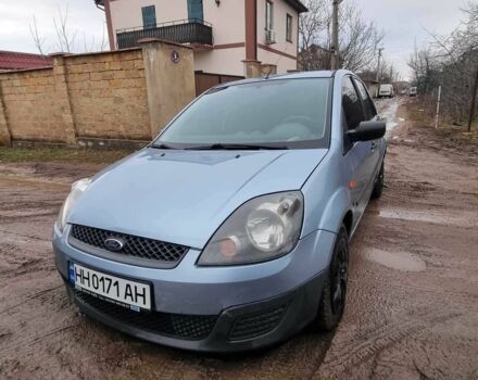 Серый Форд Фиеста, объемом двигателя 1.4 л и пробегом 222 тыс. км за 3999 $, фото 1 на Automoto.ua