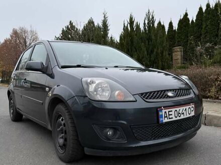 Серый Форд Фиеста, объемом двигателя 1.3 л и пробегом 185 тыс. км за 4500 $, фото 1 на Automoto.ua