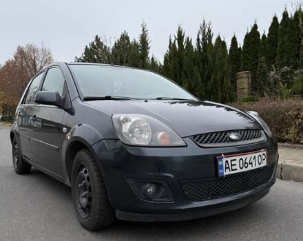 Сірий Форд Фієста, об'ємом двигуна 1.3 л та пробігом 185 тис. км за 4500 $, фото 1 на Automoto.ua