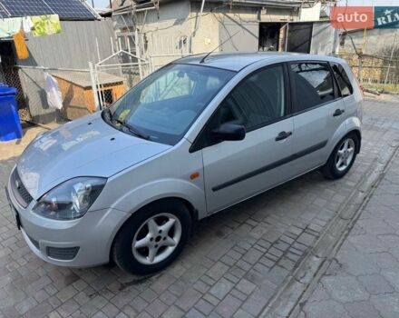 Сірий Форд Фієста, об'ємом двигуна 1.39 л та пробігом 199 тис. км за 3500 $, фото 1 на Automoto.ua