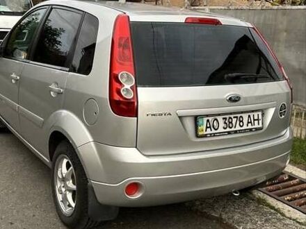 Форд Фиеста 2006 в Мукачеве на Automoto.ua Серый Форд Фиеста, объемом двигателя 1.3 л и пробегом 233 тыс. км за 4100 $, фото 1 на Automoto.ua