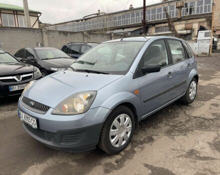 Серый Форд Фиеста, объемом двигателя 1.4 л и пробегом 160 тыс. км за 4200 $, фото 1 на Automoto.ua