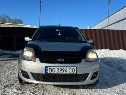 Серый Форд Фиеста, объемом двигателя 1.3 л и пробегом 244 тыс. км за 4000 $, фото 1 на Automoto.ua