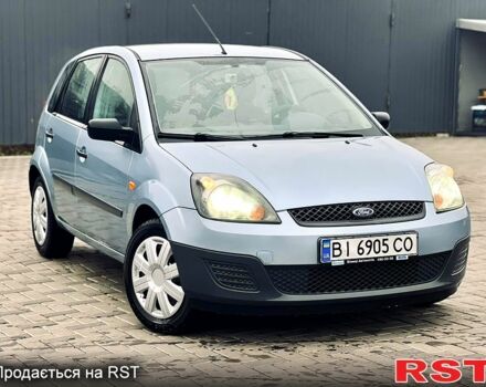 Серый Форд Фиеста, объемом двигателя 1.4 л и пробегом 150 тыс. км за 4950 $, фото 1 на Automoto.ua