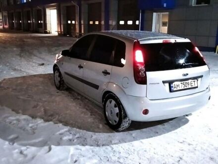 Форд Фієста 2006 у Житомирі на Automoto.ua Сірий Форд Фієста, об'ємом двигуна 1.3 л та пробігом 186 тис. км за 4000 $, фото 1 на Automoto.ua