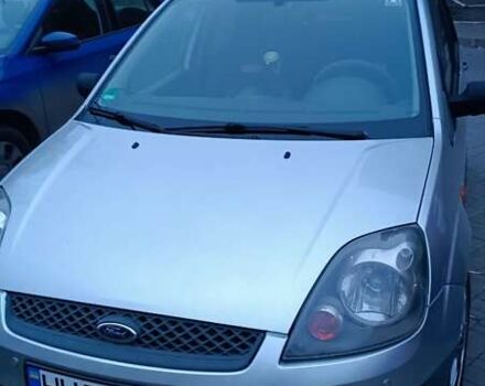 Серый Форд Фиеста, объемом двигателя 1.39 л и пробегом 133 тыс. км за 4000 $, фото 1 на Automoto.ua