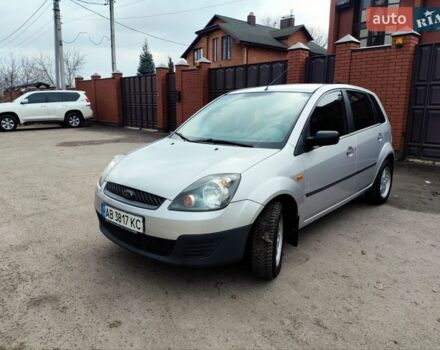 Серый Форд Фиеста, объемом двигателя 1.4 л и пробегом 221 тыс. км за 4450 $, фото 1 на Automoto.ua