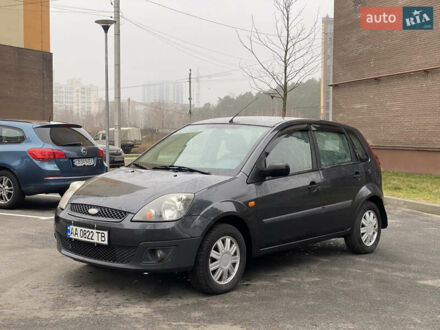 Серый Форд Фиеста, объемом двигателя 1.4 л и пробегом 235 тыс. км за 3300 $, фото 1 на Automoto.ua
