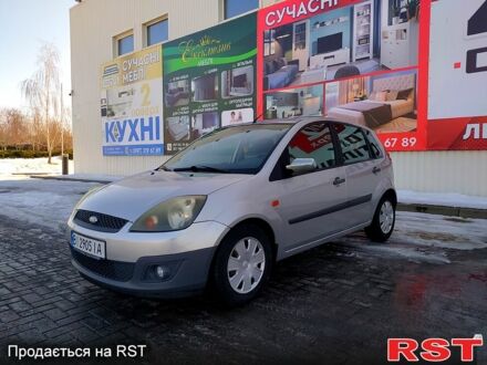 Серый Форд Фиеста, объемом двигателя 1.4 л и пробегом 19300 тыс. км за 4500 $, фото 1 на Automoto.ua