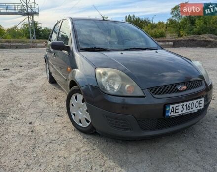 Серый Форд Фиеста, объемом двигателя 1.4 л и пробегом 164 тыс. км за 4500 $, фото 1 на Automoto.ua