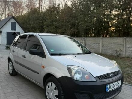 Сірий Форд Фієста, об'ємом двигуна 1.3 л та пробігом 116 тис. км за 4200 $, фото 1 на Automoto.ua