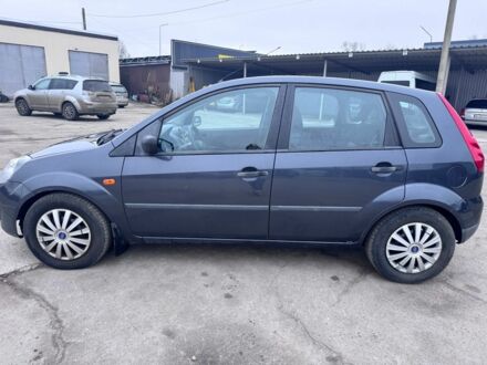 Серый Форд Фиеста, объемом двигателя 1.4 л и пробегом 225 тыс. км за 3700 $, фото 1 на Automoto.ua