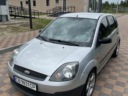 Форд Фиеста 2007 в Чернигове на Automoto.ua Серый Форд Фиеста, объемом двигателя 1.3 л и пробегом 292 тыс. км за 3600 $, фото 1 на Automoto.ua