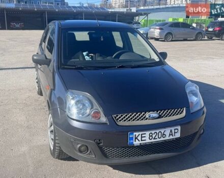 Серый Форд Фиеста, объемом двигателя 1.39 л и пробегом 320 тыс. км за 3300 $, фото 1 на Automoto.ua