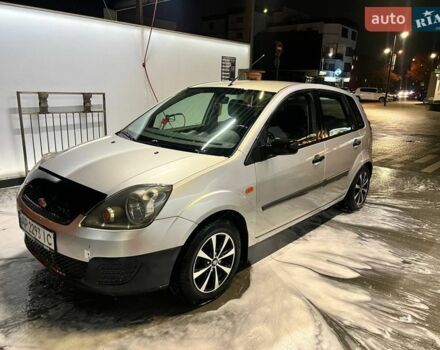 Сірий Форд Фієста, об'ємом двигуна 1.24 л та пробігом 130 тис. км за 3500 $, фото 1 на Automoto.ua