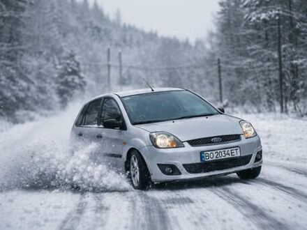 Сірий Форд Фієста, об'ємом двигуна 1.3 л та пробігом 314 тис. км за 3200 $, фото 1 на Automoto.ua